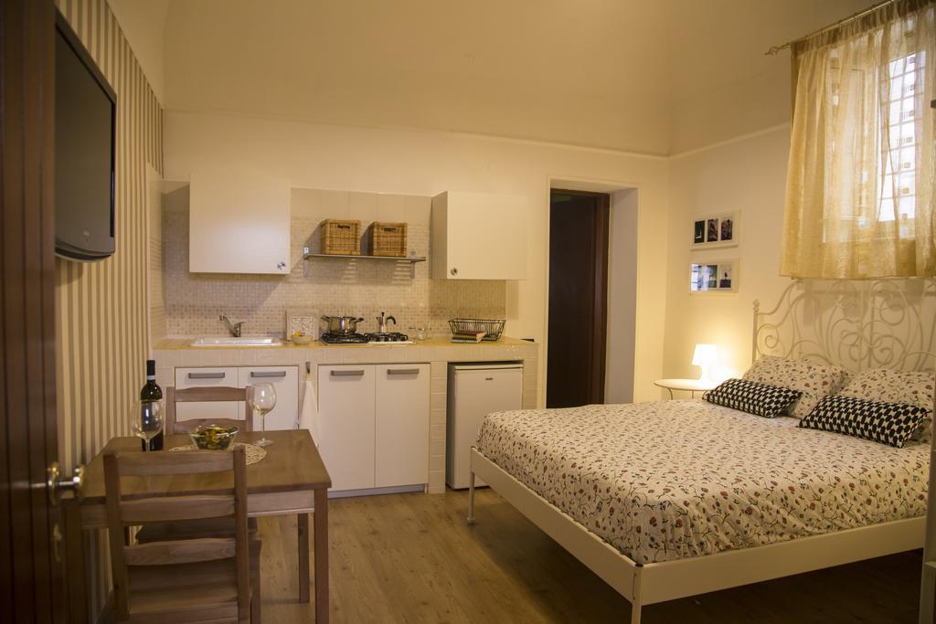 Piazza Roma Rooms Μπενεβέντο Δωμάτιο φωτογραφία